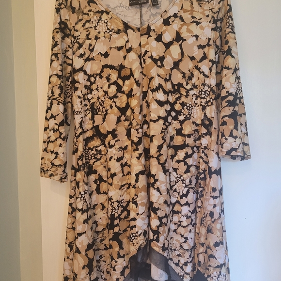 Top - Picture 2 of 3